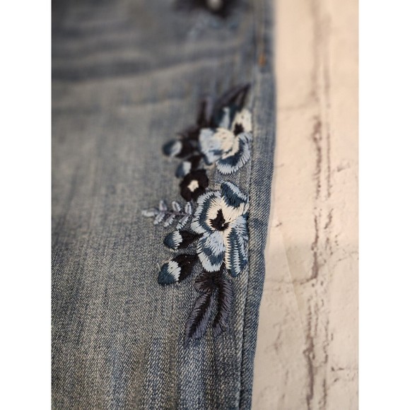 Girls Arizona Jeans Size 12.5 Plus Flower Embroidered Skinny Jeans - Picture 3 of 8
